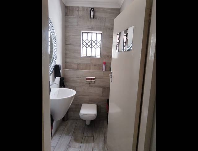 5 BEDROOM HOUSE FOR SALE IN BIRCHLEIGH NORTH